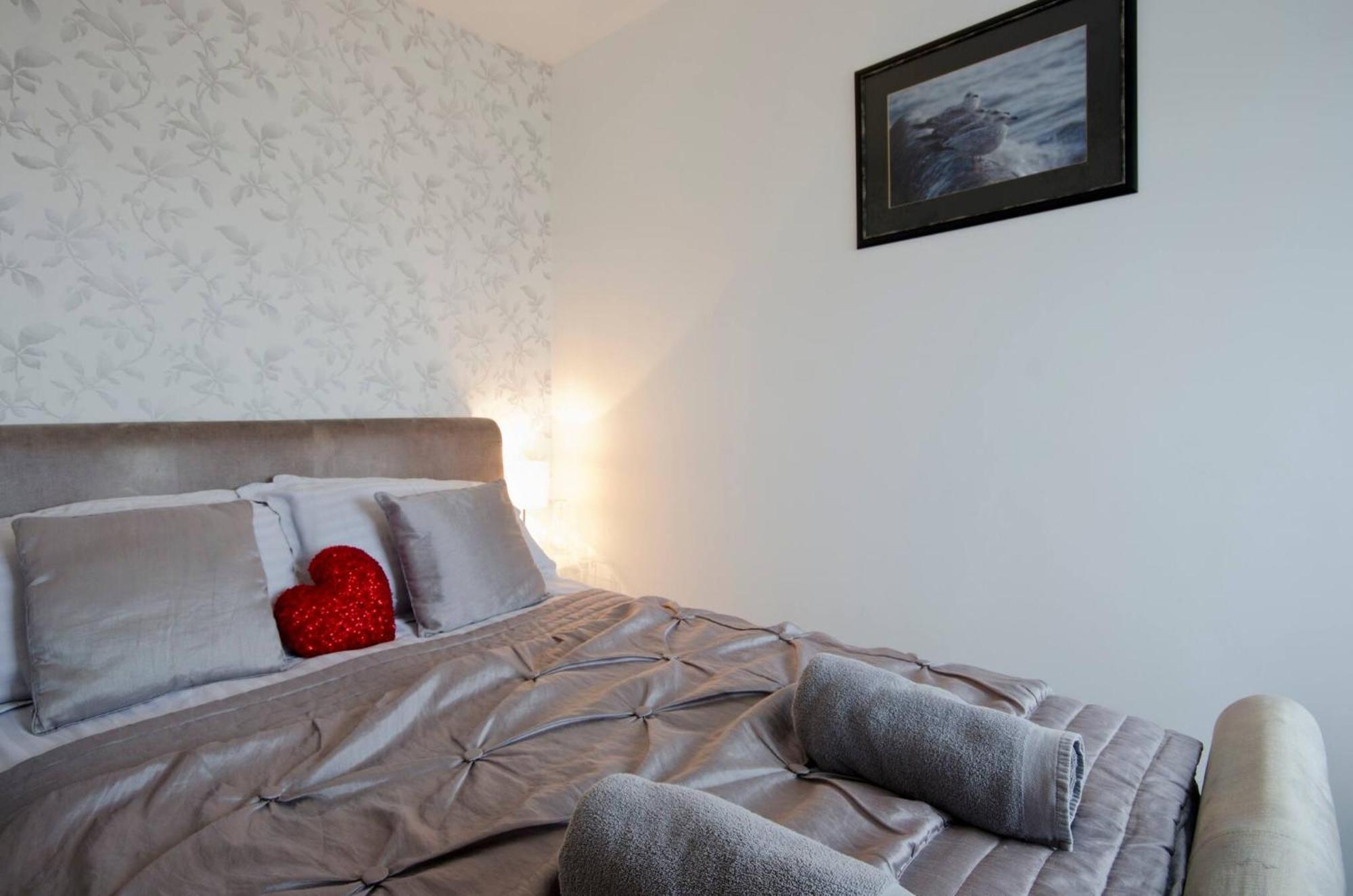 Seaview Regency Apartment With Private Parking Brighton Dış mekan fotoğraf